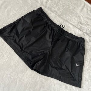Nike Black and White women Athletic Ensemble XL shorts